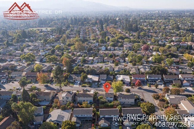 Building Photo - 1050 Oaktree Dr