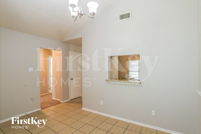 Foto del edificio - 3813 Clover Ln