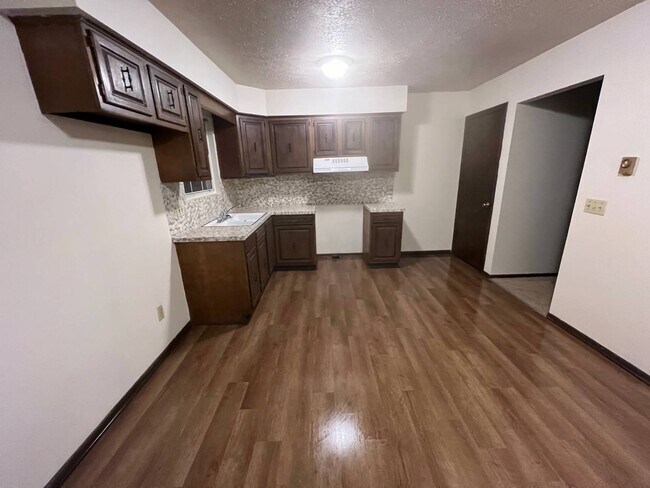 Foto del edificio - 2145 Kenyon St