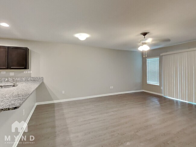 Foto del edificio - 12727 Camden Rd