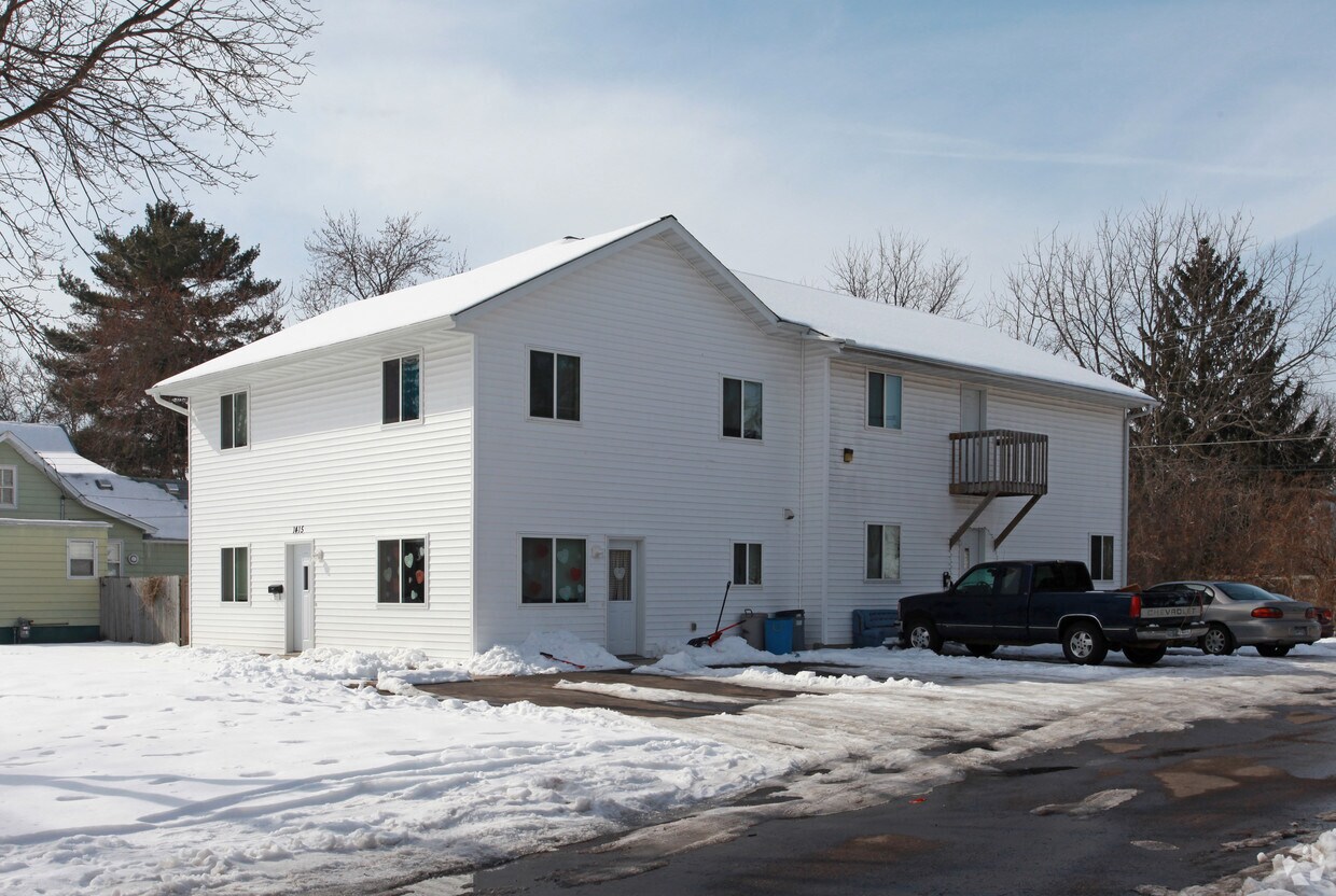 Foto principal - 1415 8th St E