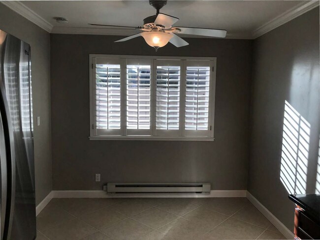 Foto del edificio - 2506 Roblar Ln