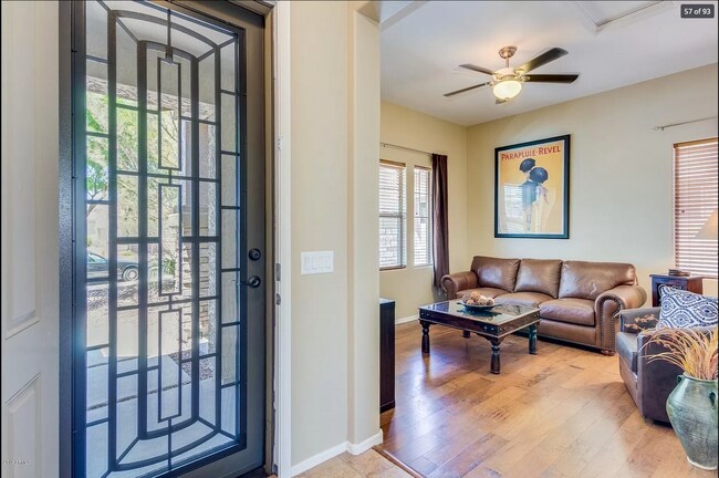 front family room - 31207 N 131st Ln