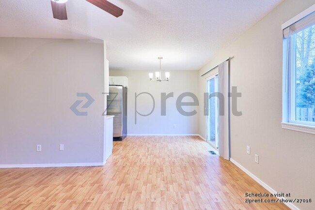Building Photo - 43 SW 206th Ave