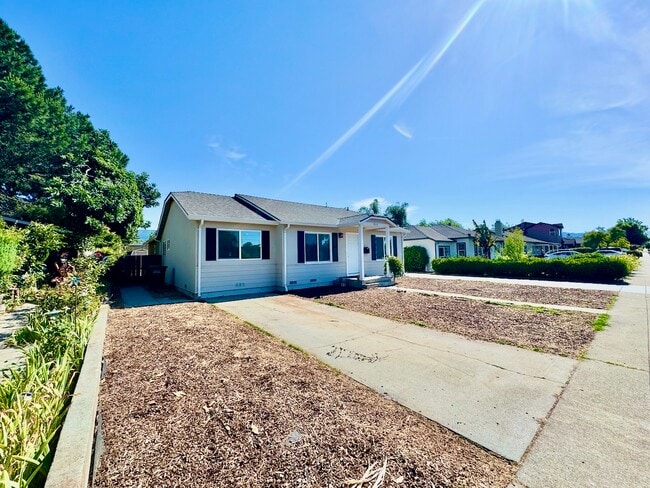 Building Photo - 15110 Woodard Rd