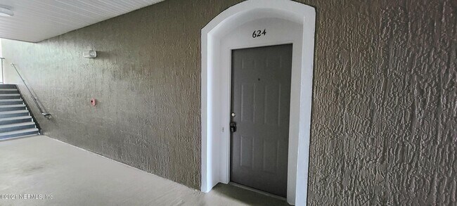 Building Photo - 10550 Baymeadows Rd