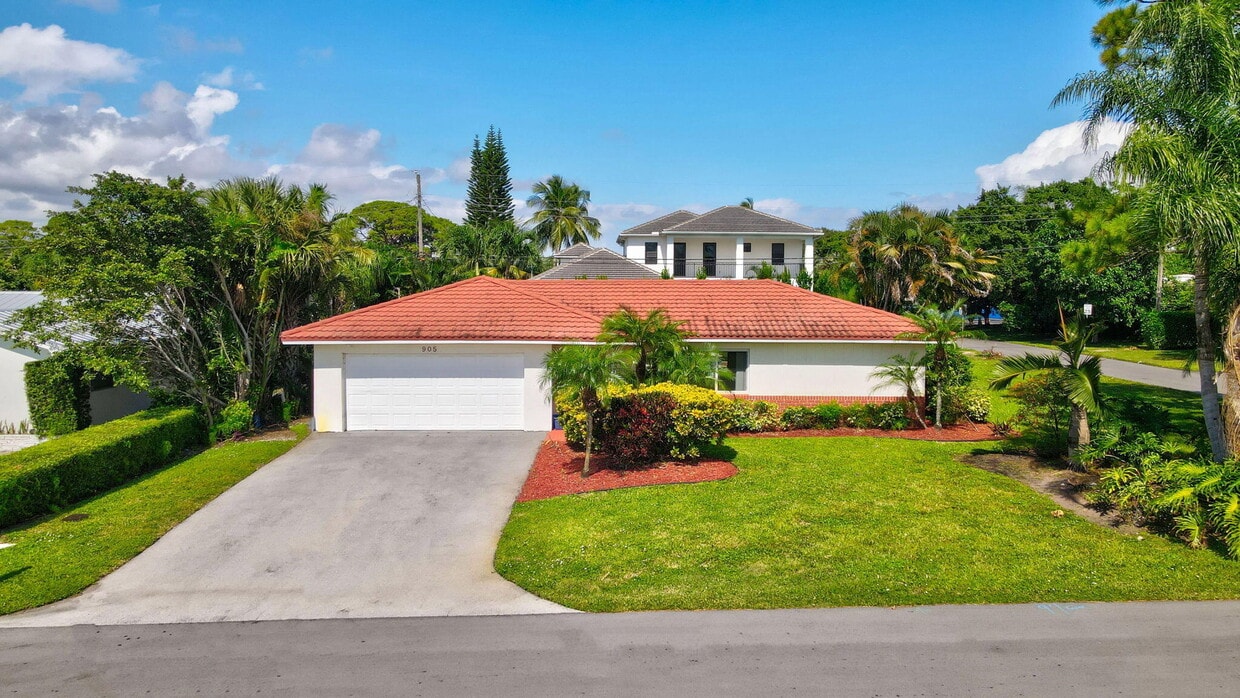 Foto principal - 905 Sunset Rd