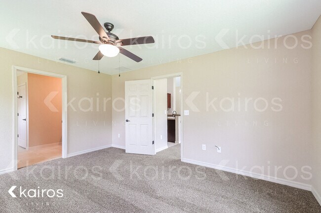 Foto del edificio - 419 Marion Oaks Pass