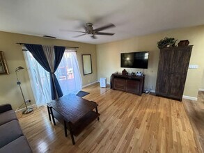 Building Photo - 2069 Horne St