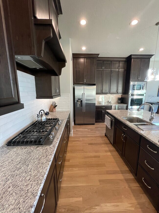 Foto del edificio - 8328 W Brooks Dr