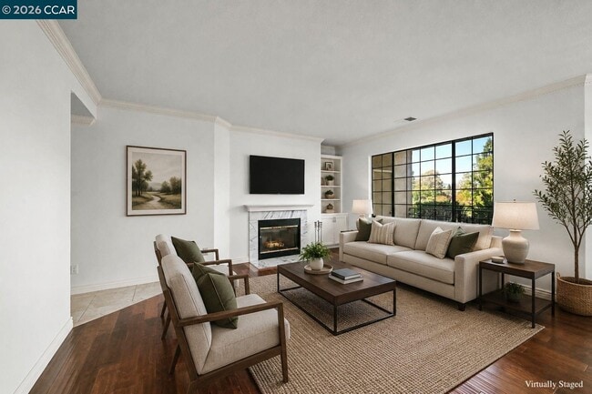 Building Photo - 5022 Lakeview Dr