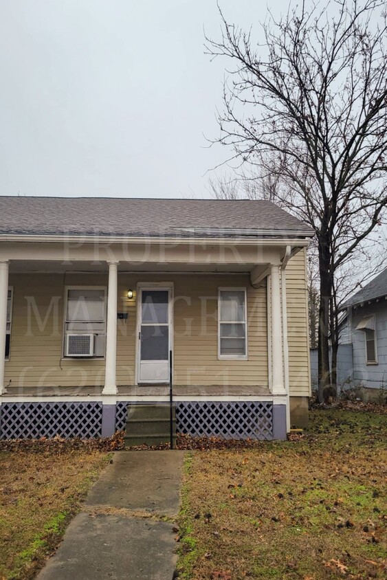 Primary Photo - 2 bedroom apartment in Coffeyville for rent.