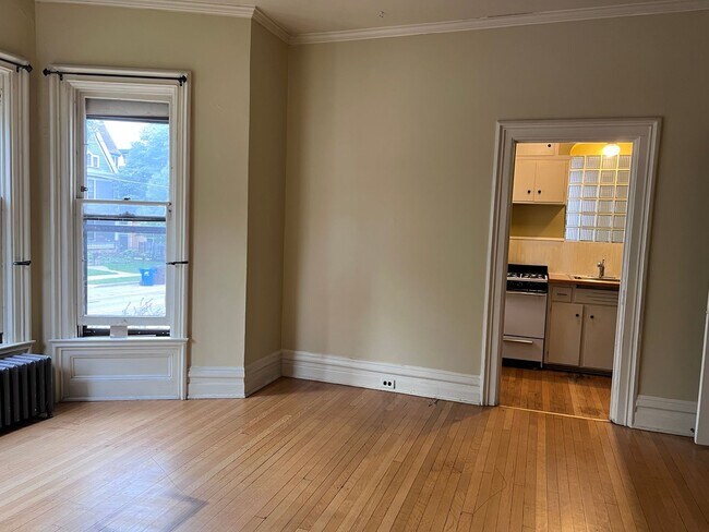 Foto del edificio - Adorable One Bedroom Upper in Heritage Hil...