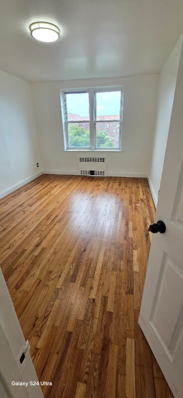 Foto del edificio - 105-38-105-64 64th Rd