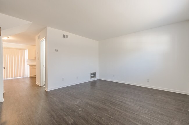 Foto del edificio - 2721 White Oak Dr