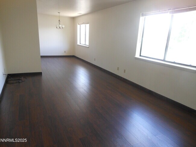 Foto del edificio - 551 Douglas St