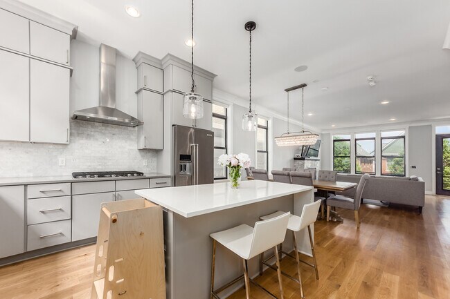 Foto del edificio - 1041 Harrison Park Pl