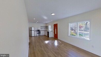Building Photo - 17 Judas St