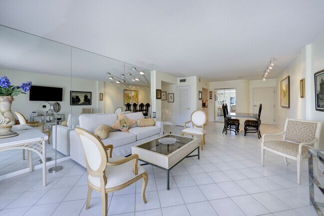 Foto del edificio - 170 N Ocean Blvd