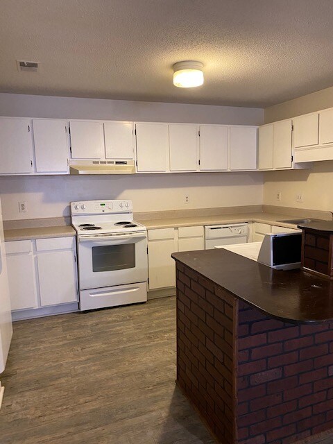 Primary Photo - 810 65th Ave N