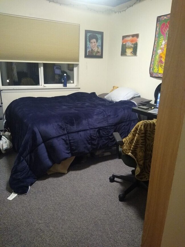 Foto del edificio - Preleasing, 4 Bedroom Townhouse Just Minutes from WWU with Yard and Deck!