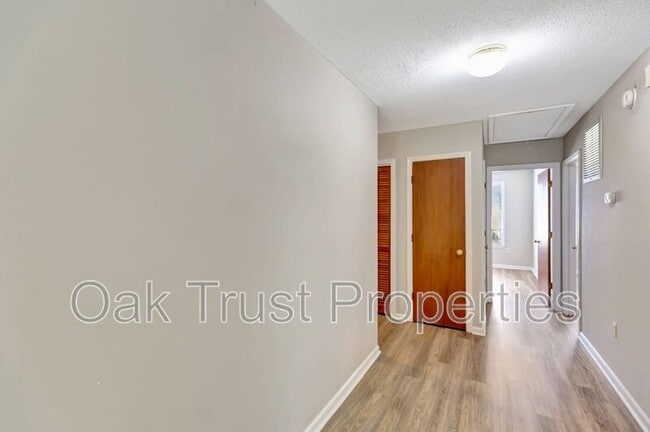 Foto del edificio - 4428 N Shirley Dr