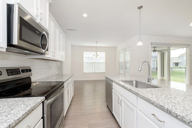 Building Photo - Beautiful, Newer Construction 3 Bedroom in...