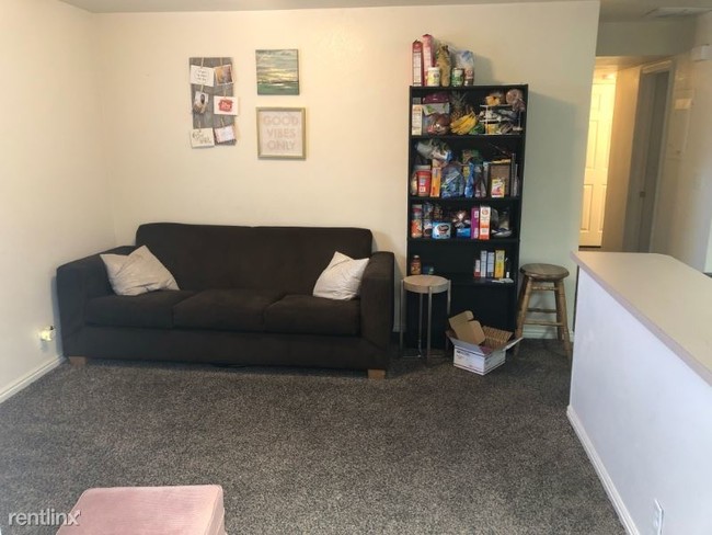 Foto del edificio - 1 br, 1 bath Apartment - 1480 W Center St.