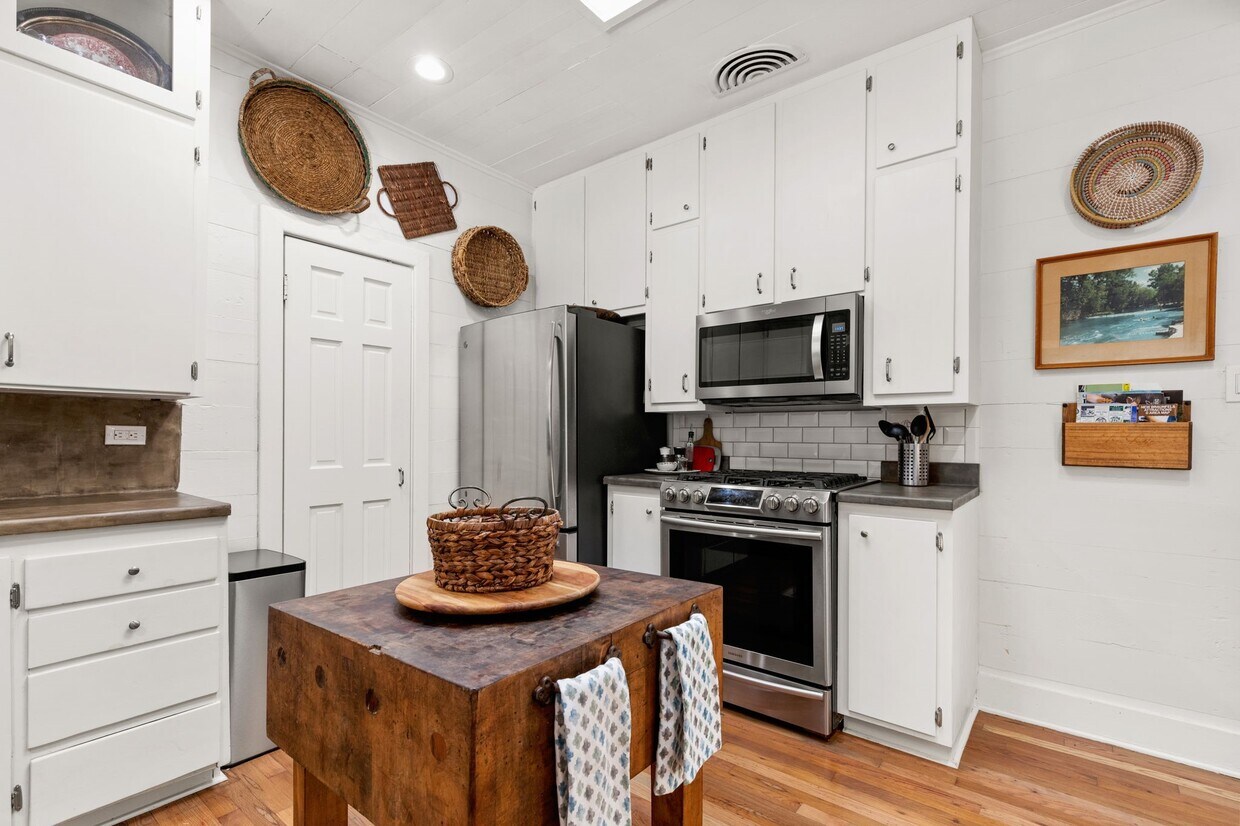 Foto del edificio - 968 Mulberry Ave