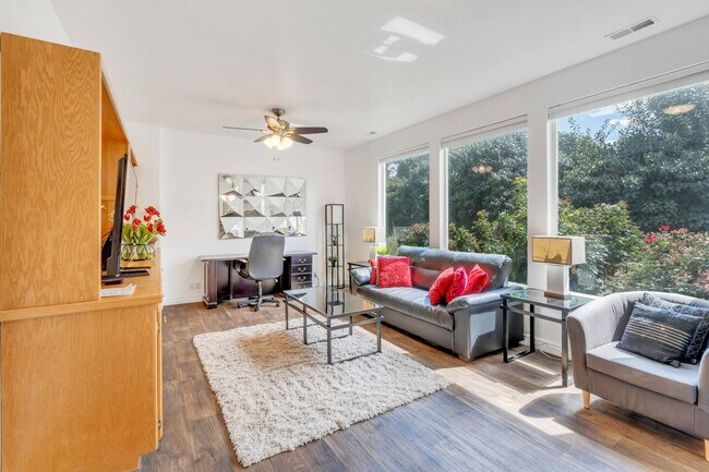 Foto del edificio - 12067 Lampton View Dr