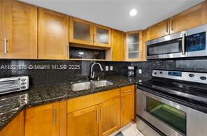 Foto del edificio - 7928 West Dr