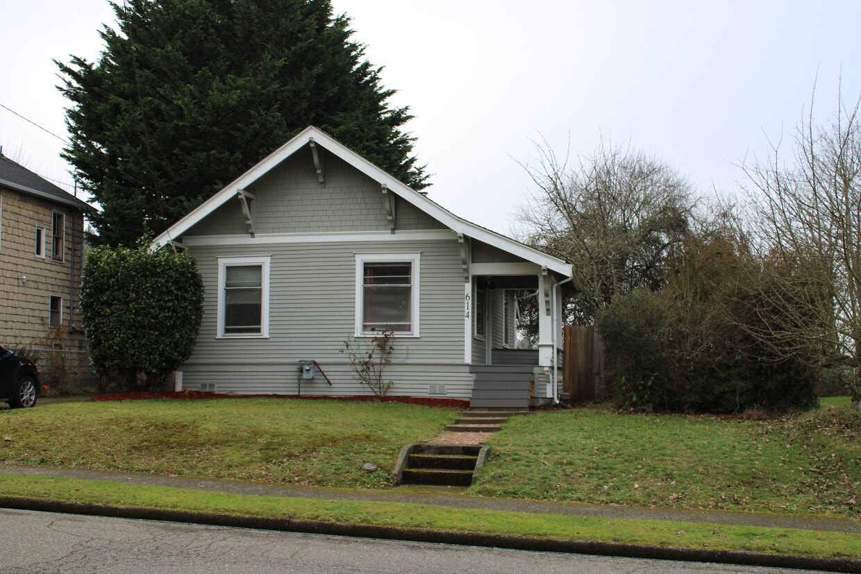 Primary Photo - 614 Hull Ave
