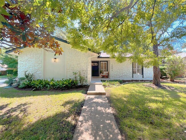 Foto del edificio - 7401 Whispering Oaks Dr