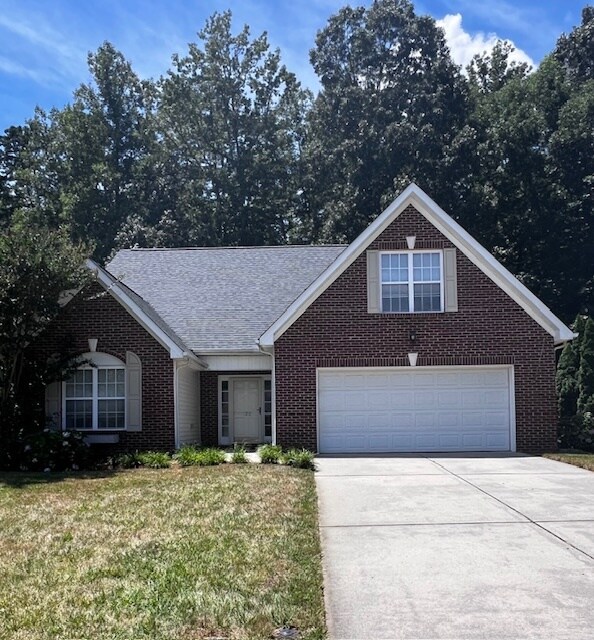 Primary Photo - 720 Hawthorn Ridge Dr