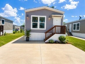Building Photo - 1701 Sunburst Dr