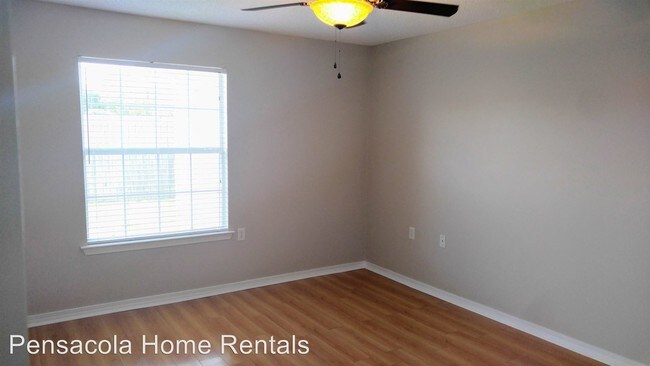 Foto del edificio - 8110 Heirloom Dr