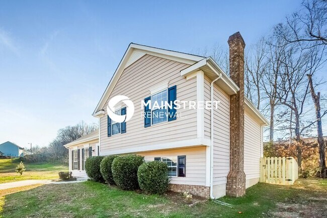 Foto del edificio - 4 Bedroom Pet-Friendly Home in Charlotte, NC with Main Street Renewal