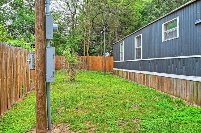 Building Photo - 13204 Enchanted Vista