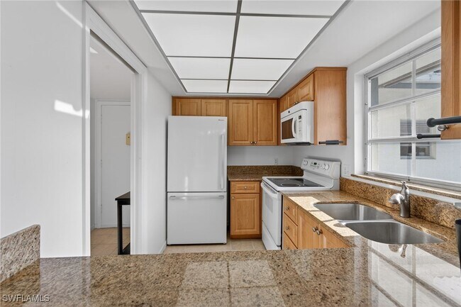 Foto del edificio - 5 High Point Cir W