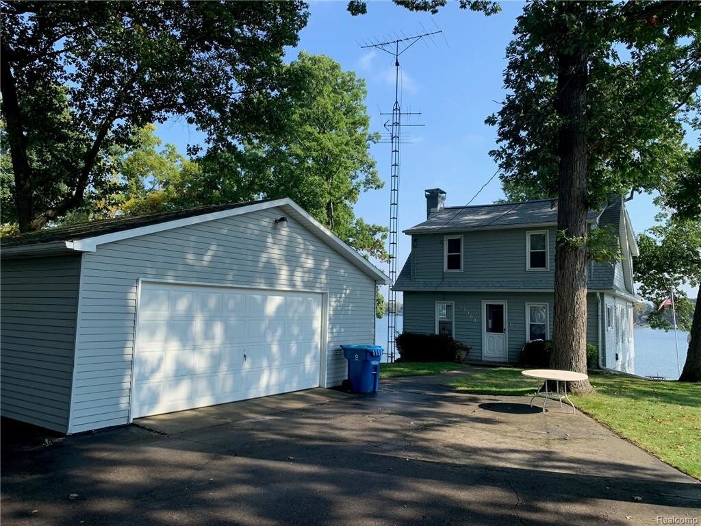 Foto principal - 13363 Lake Shore Dr