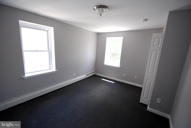 Foto del edificio - 350 E Broad St