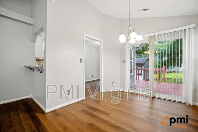Foto del edificio - 235 Abingdon Cir