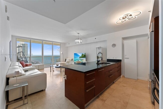 Building Photo - 1830 S Ocean Dr
