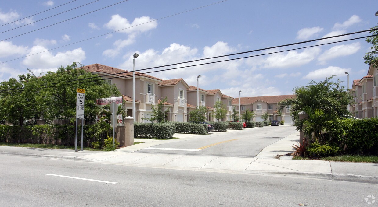 Building Photo - Cristal Villas