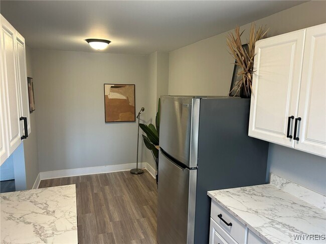 Building Photo - 1225 Hertel Ave