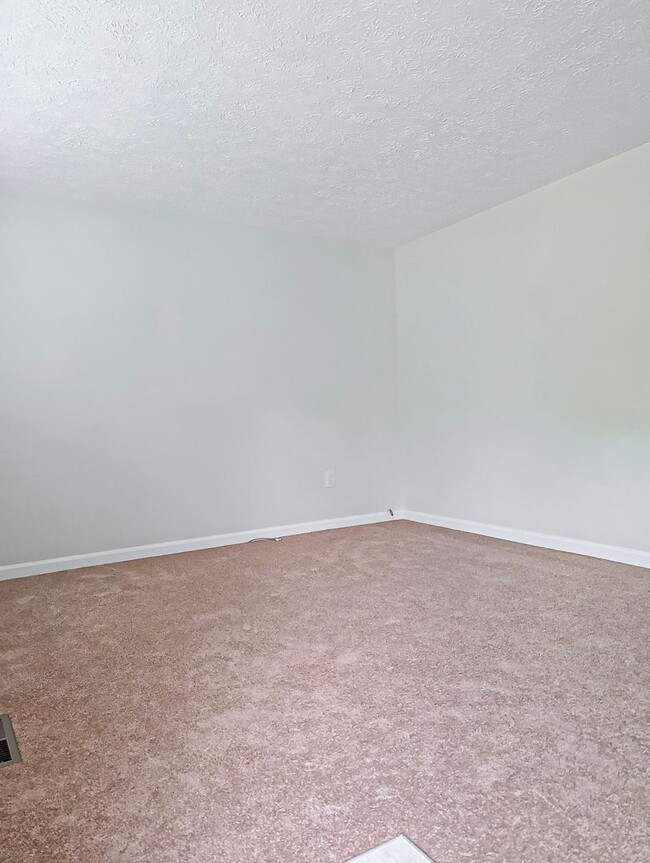 Foto del edificio - Charming and 3 Bed 2.5 Bath Home In Serene...