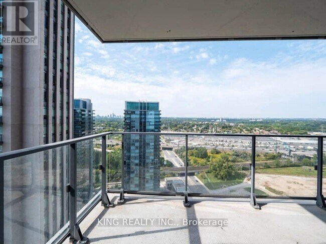 Building Photo - 10 Park Lawn Rd