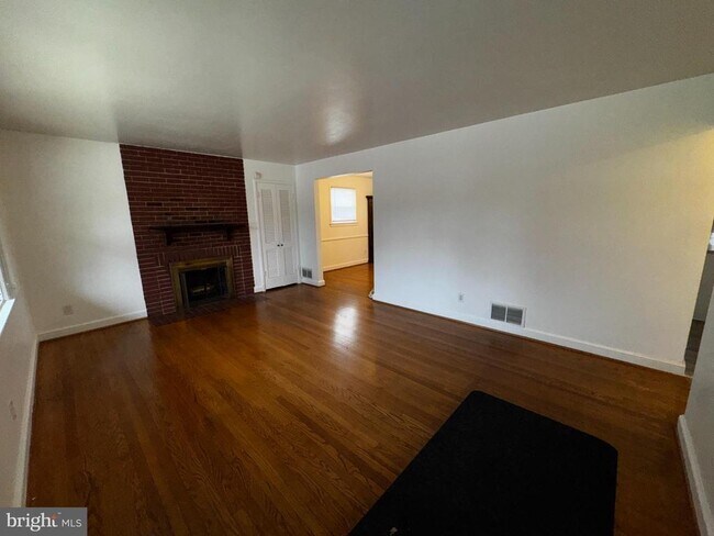 Foto del edificio - 10502 Glenhaven Dr