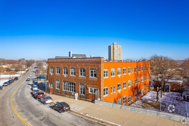 Building Photo - 215 7th St NE