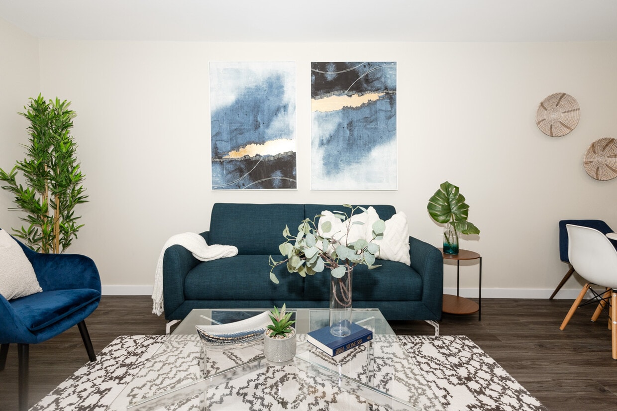 Photo principale - 1200 Molson St